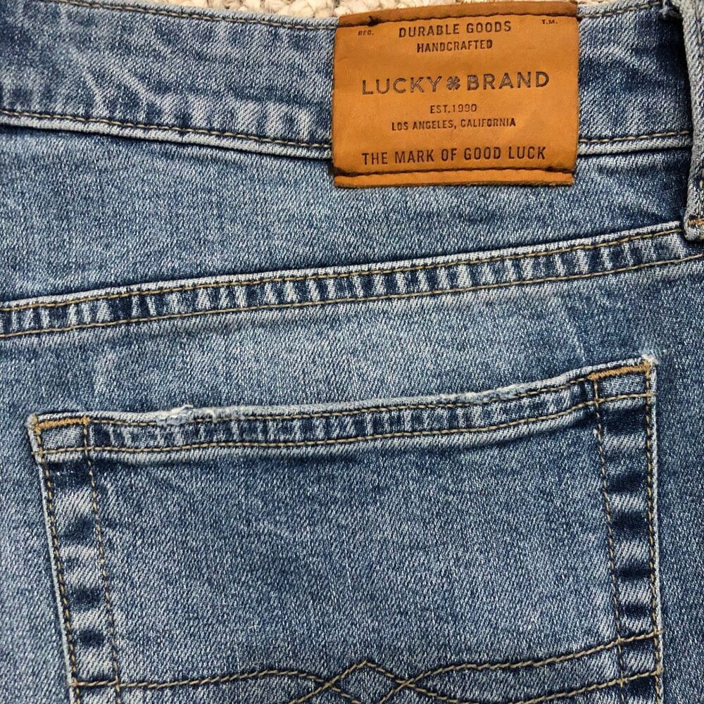 Women's Lucky Brand "The Roll Up" Denim Distressed Shorts Sz 10 - Picture 5 of 7